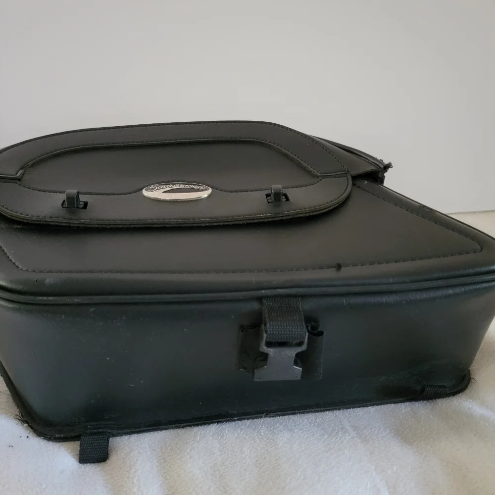 Saddlemen Small Left Side Black Motorcycle Saddlebag Slant Criusin